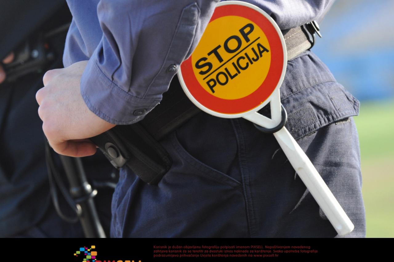 '21.03.2012., Sibenik - Policijska palica za zaustavljanje, stop policija, ilustracija.  Photo: Hrvoje Jelavic/PIXSELL'