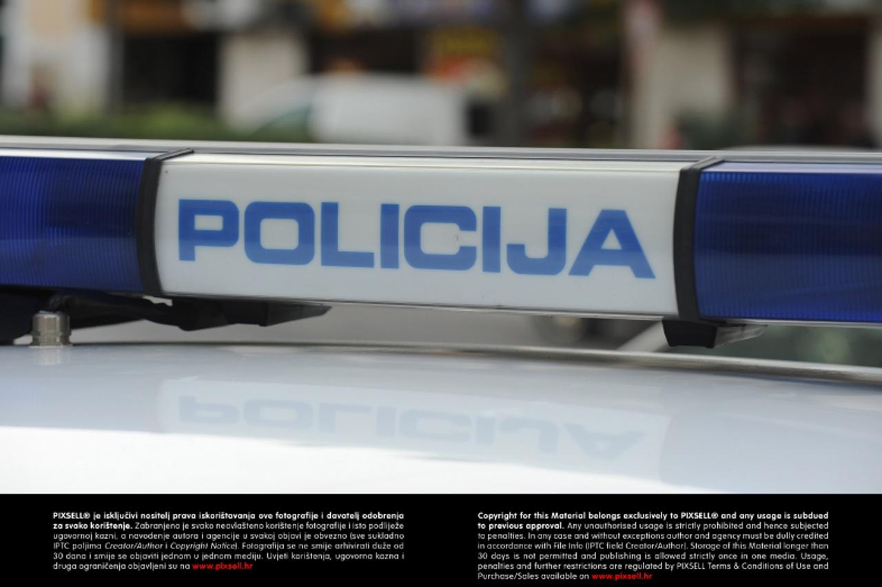 '21.10.2013., Sibenik - Policija kontrolira promet na gradskim ulicama. Photo: Hrvoje Jelavic/PIXSELL'