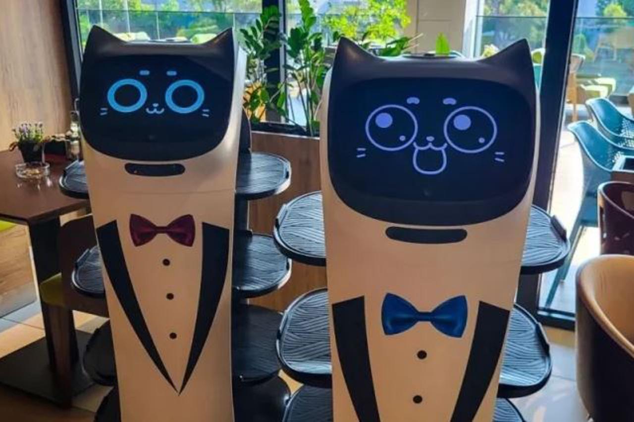 Roboti konobari