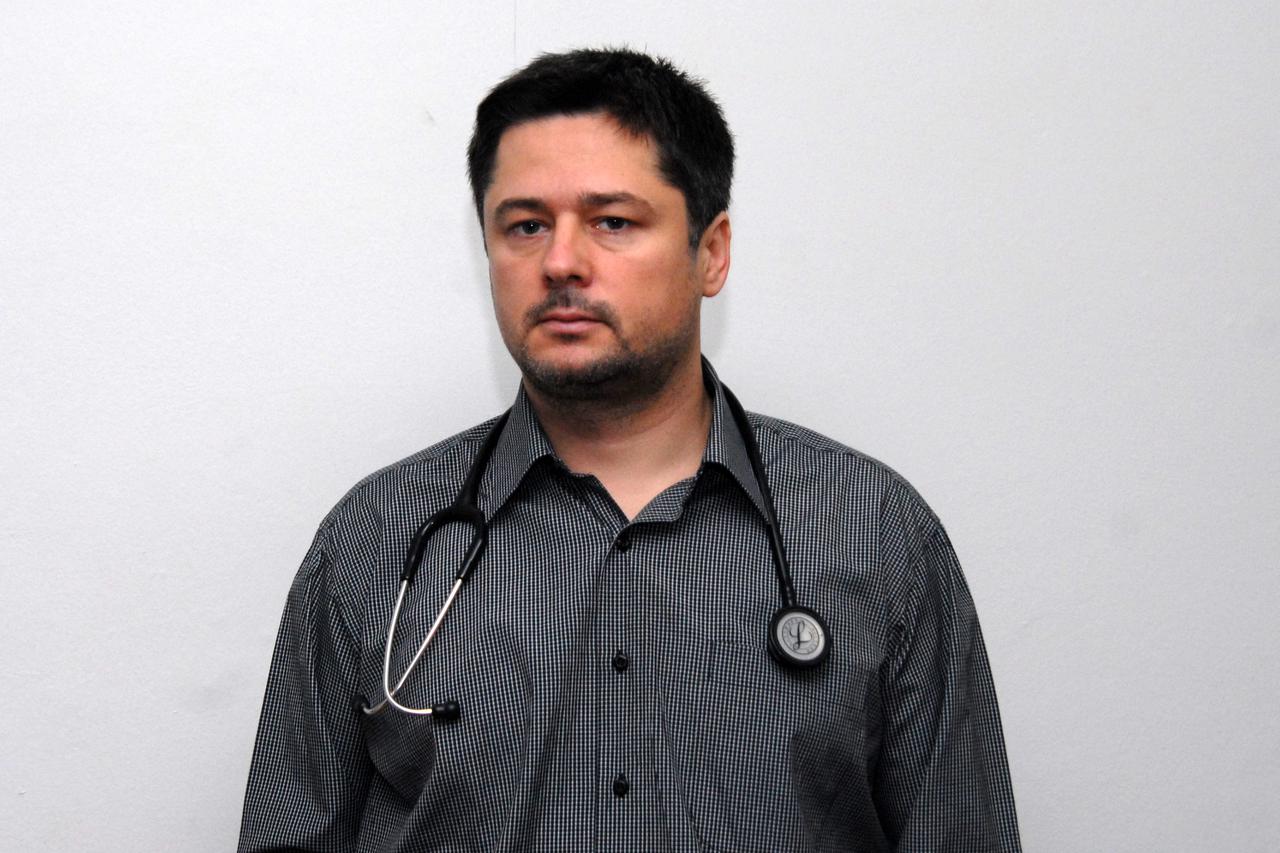 19.10.2010., Vinkovci - Doktor Mario Malnar. Photo: Goran Ferbezar/PIXSELL