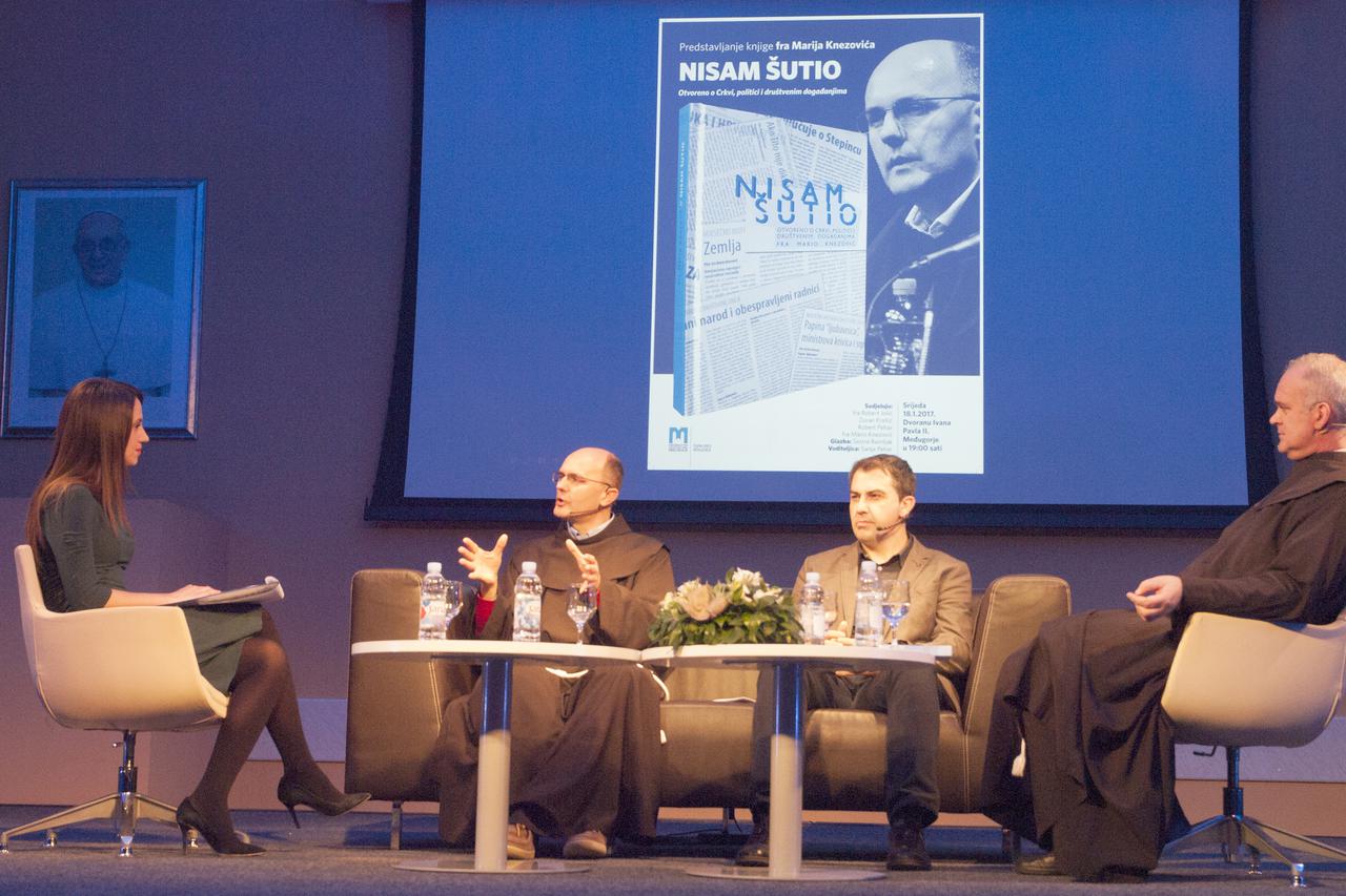 Sanja Pehar, fra mario Knezović, Zoran Krešić i fra Robert Jolić na predstavljanju knjige 