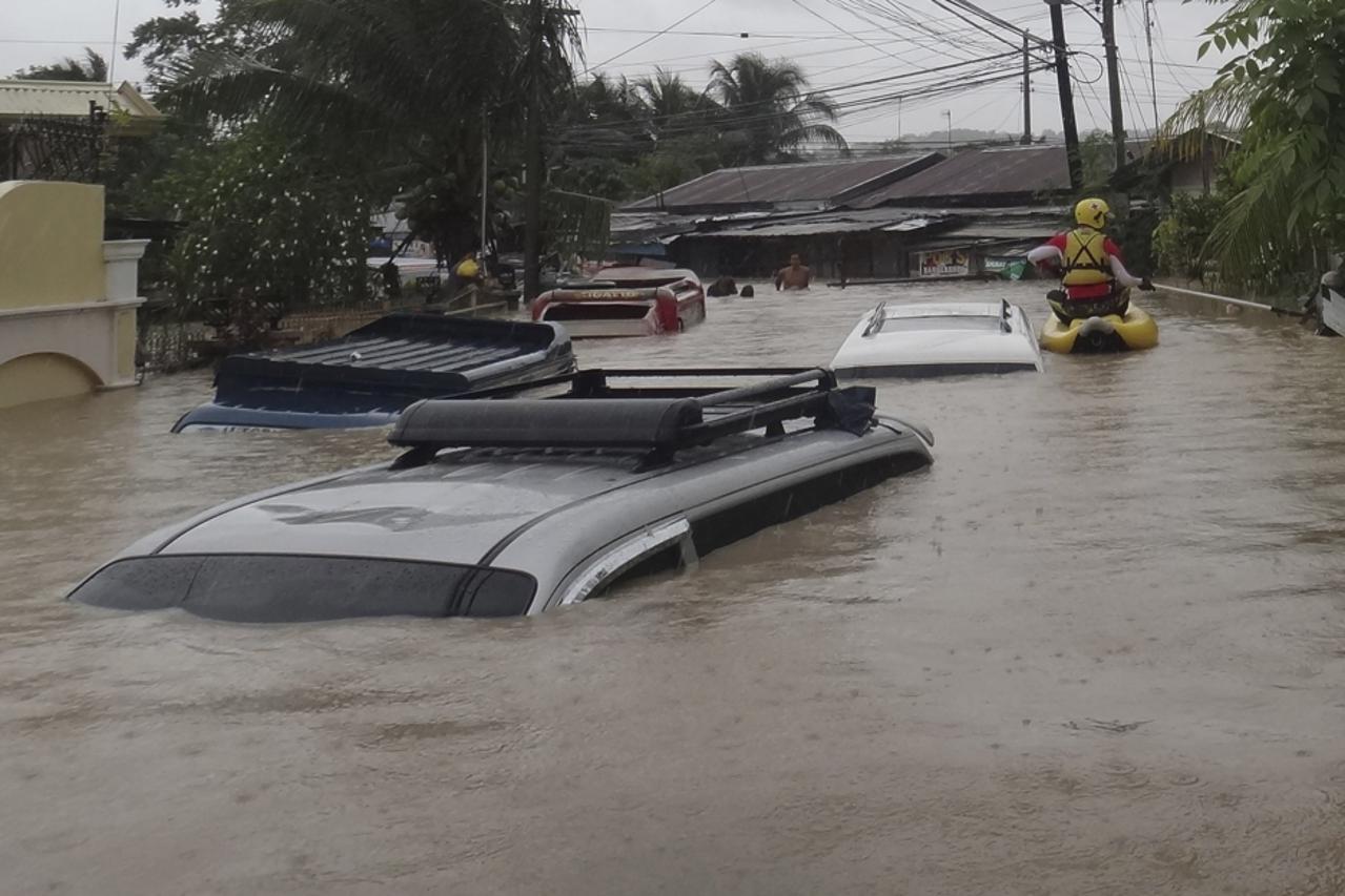 Indonezija, poplave (1)