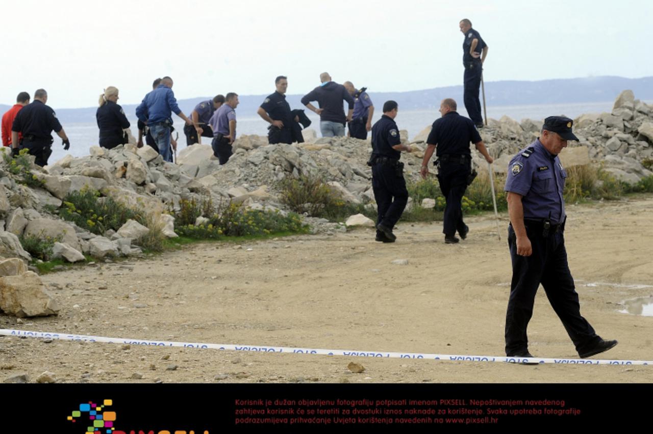 '17.10.2012., Split - U lucici Zenta pronadjeno je truplo muskarca bez glave i nogu. Policija radi ocevid. Photo: Tino Juric/PIXSELL'