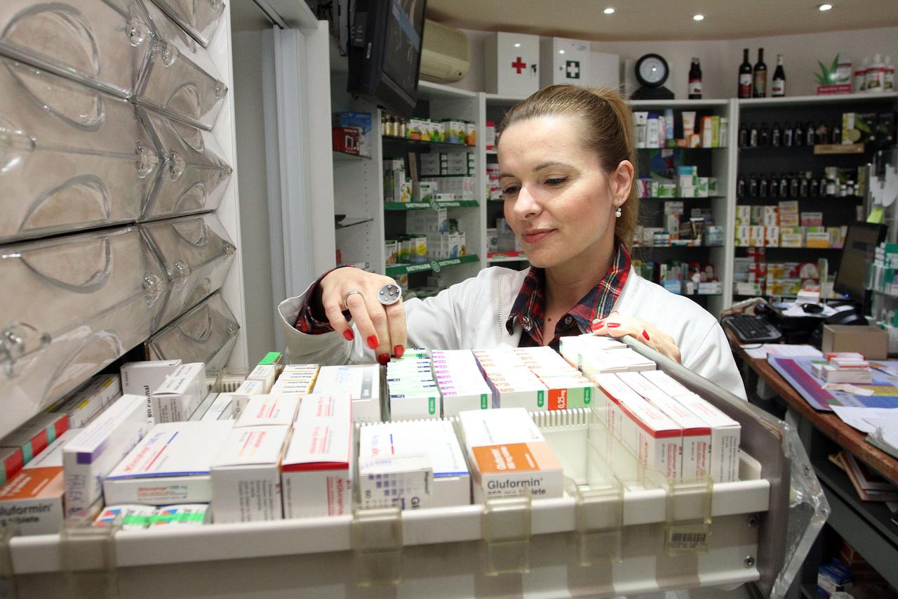 14.02.2014., Cakovec - Farmaceuti u Ljekarni Pocuca. Photo: Vjeran Zganec-Rogulja/PIXSELL