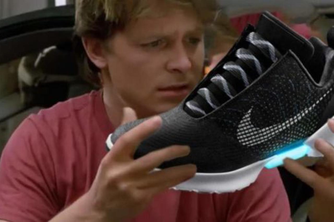 Obuća budućnosti u prodaji: Nike tenisice se same vežu!