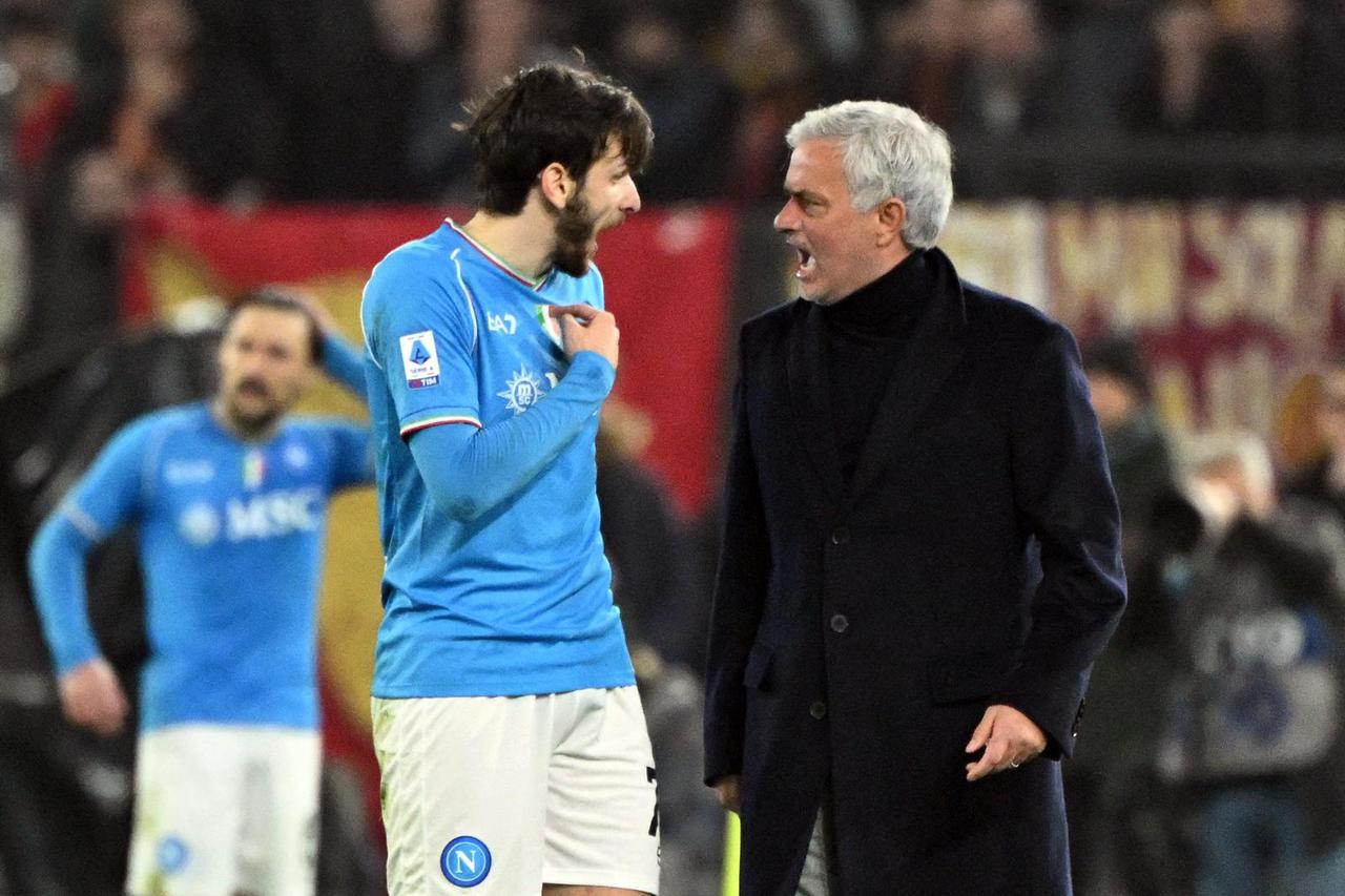 Mourinho u svađi s igračem Napolija