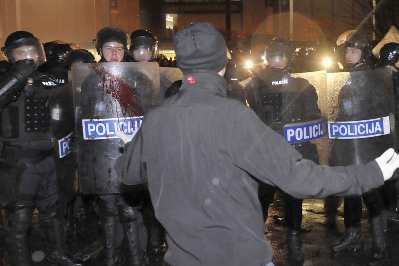 prosvjed,slovenska policija