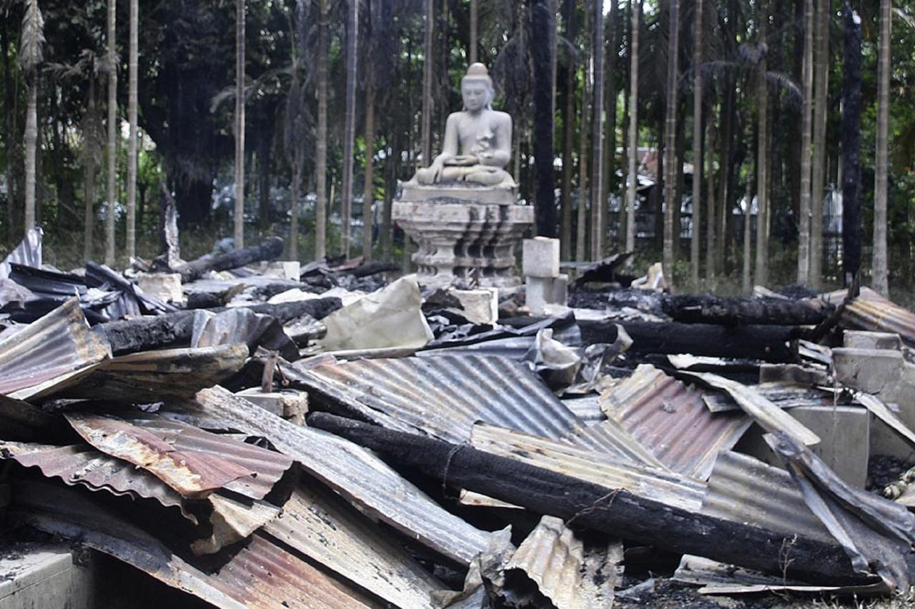 spaljeni budistički hramovi (1)
